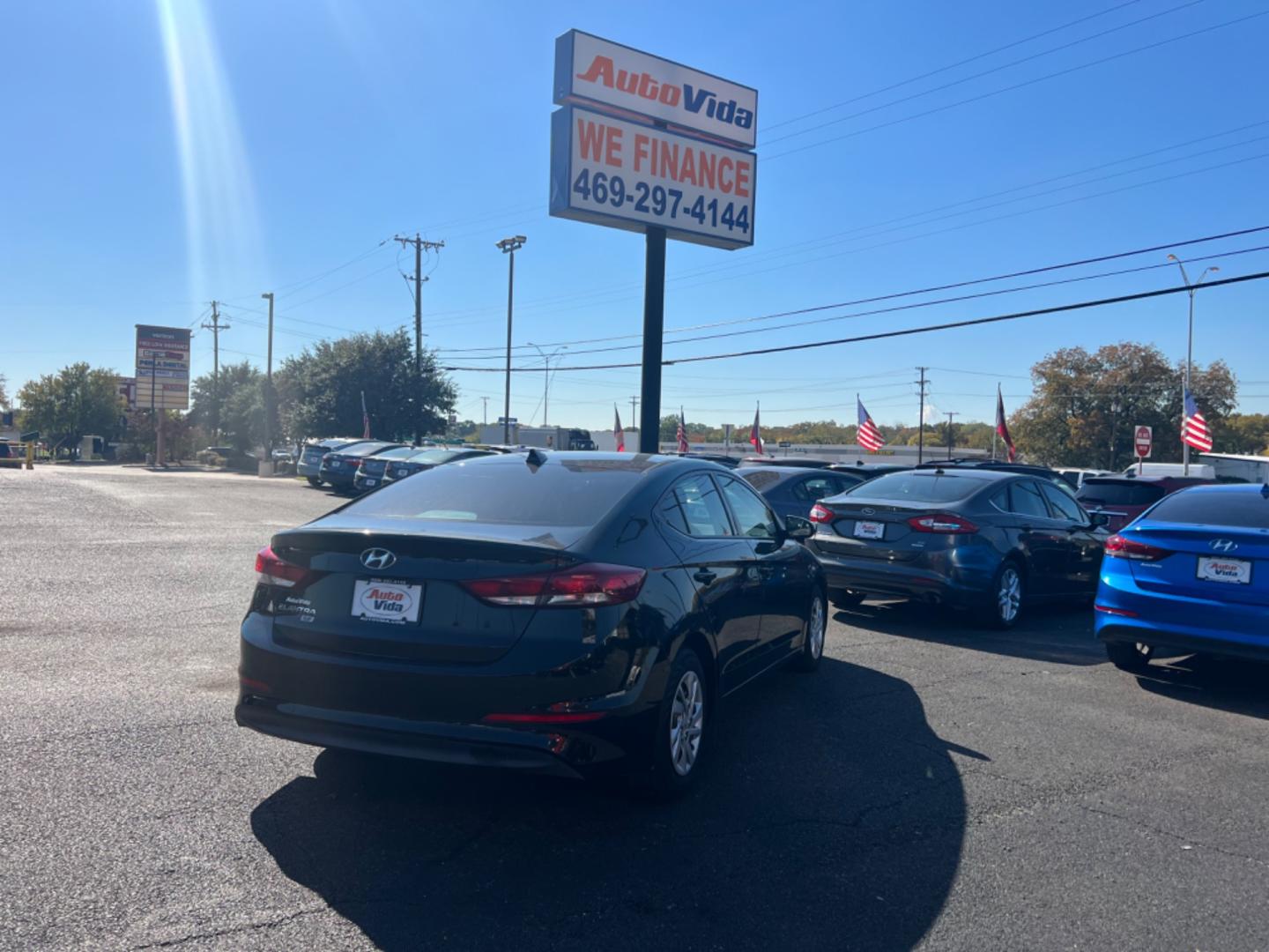 2017 BLACK Hyundai Elantra SE 6AT (5NPD74LF2HH) with an 1.8L L4 DOHC 16V engine, 6A transmission, located at 420 I-35E, Lancaster, TX, 75146, (469) 297-4144, 32.593929, -96.823685 - Photo#5